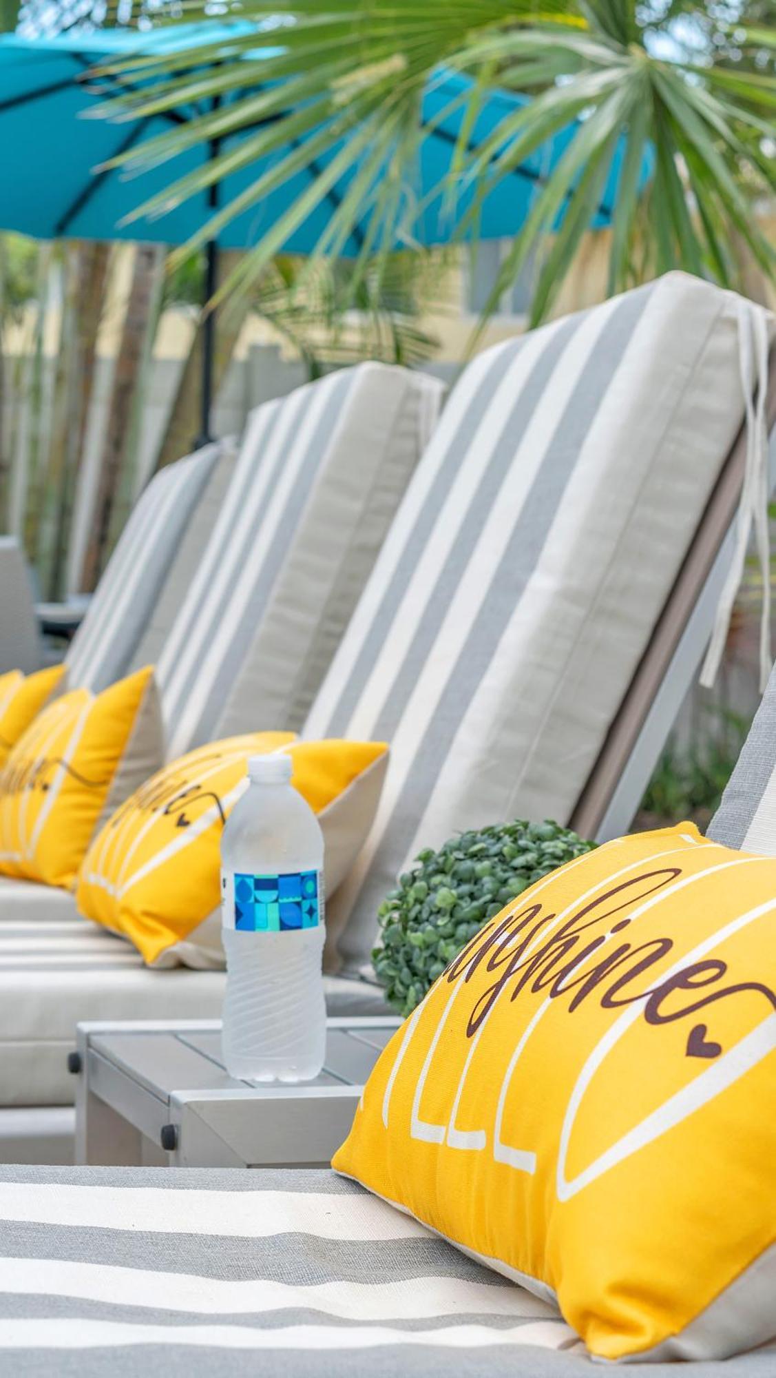 Hotel Seacrest Lauderdale-by-the-Sea Bagian luar foto